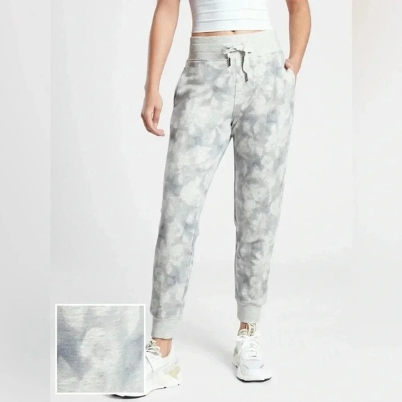Athleta Balance Gray Printed Joggers Size Medium Tall - Picture 1 of 13